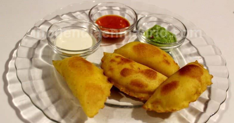 Quesesitas (empanadillas con masa casera de maíz rellenas de mezcla de quesos)