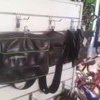 Bolsas hechas con cámaras de bici