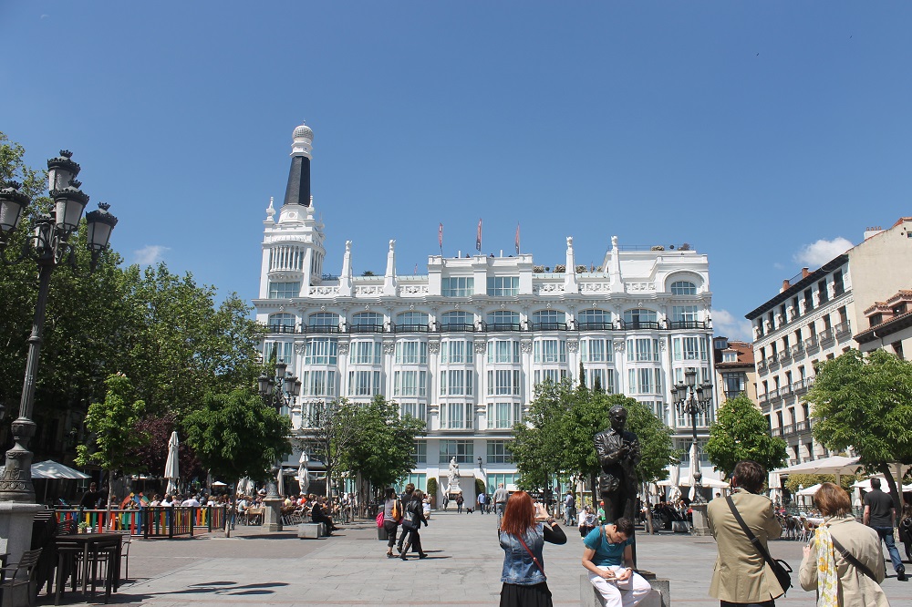 Plaza de Santa Ana, rutas por Madrid