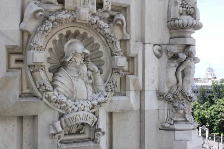 Detalle en piedra del Palacio de Comunicaciones