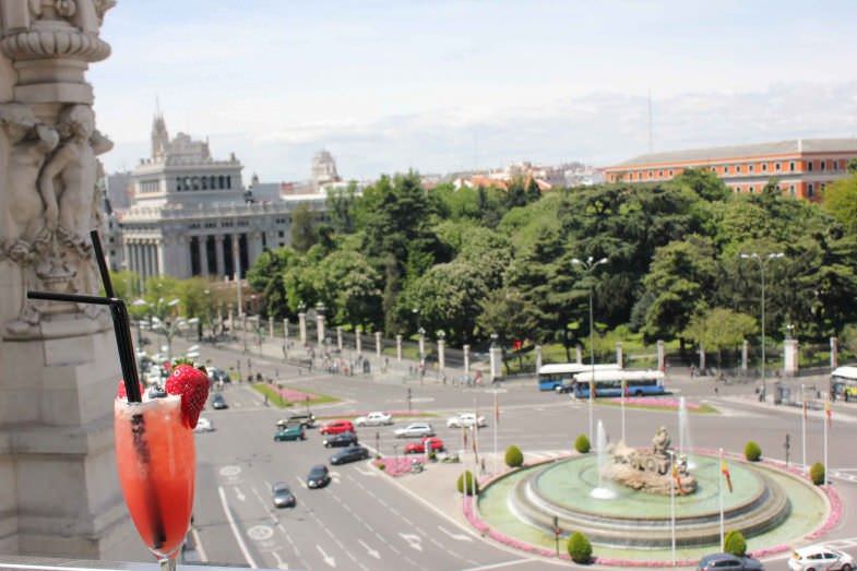 Cóctel y vistas desde Terraza Cibeles