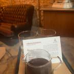 Café del Art 16 Café Kalita, infusionado manualmente mediante el método del goteo