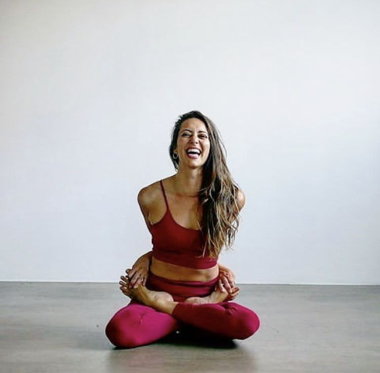 10 referentes de yoga para practicar en casa - Un buen día en Madrid