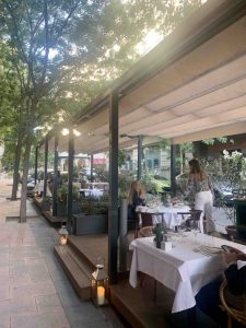 Terraza restaurante Pante en la calle Villanueva