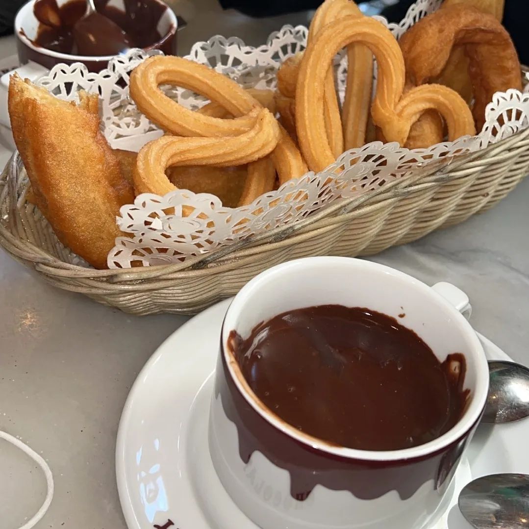 Churros con chocolate en Madrid