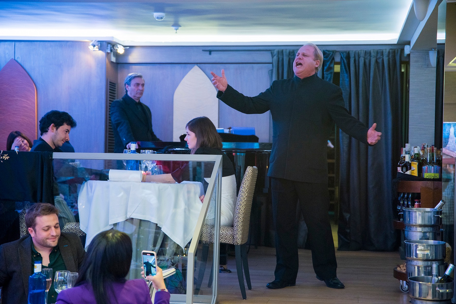 Top 10 restaurantes con espectáculo en Madrid 18 Café de la Ópera