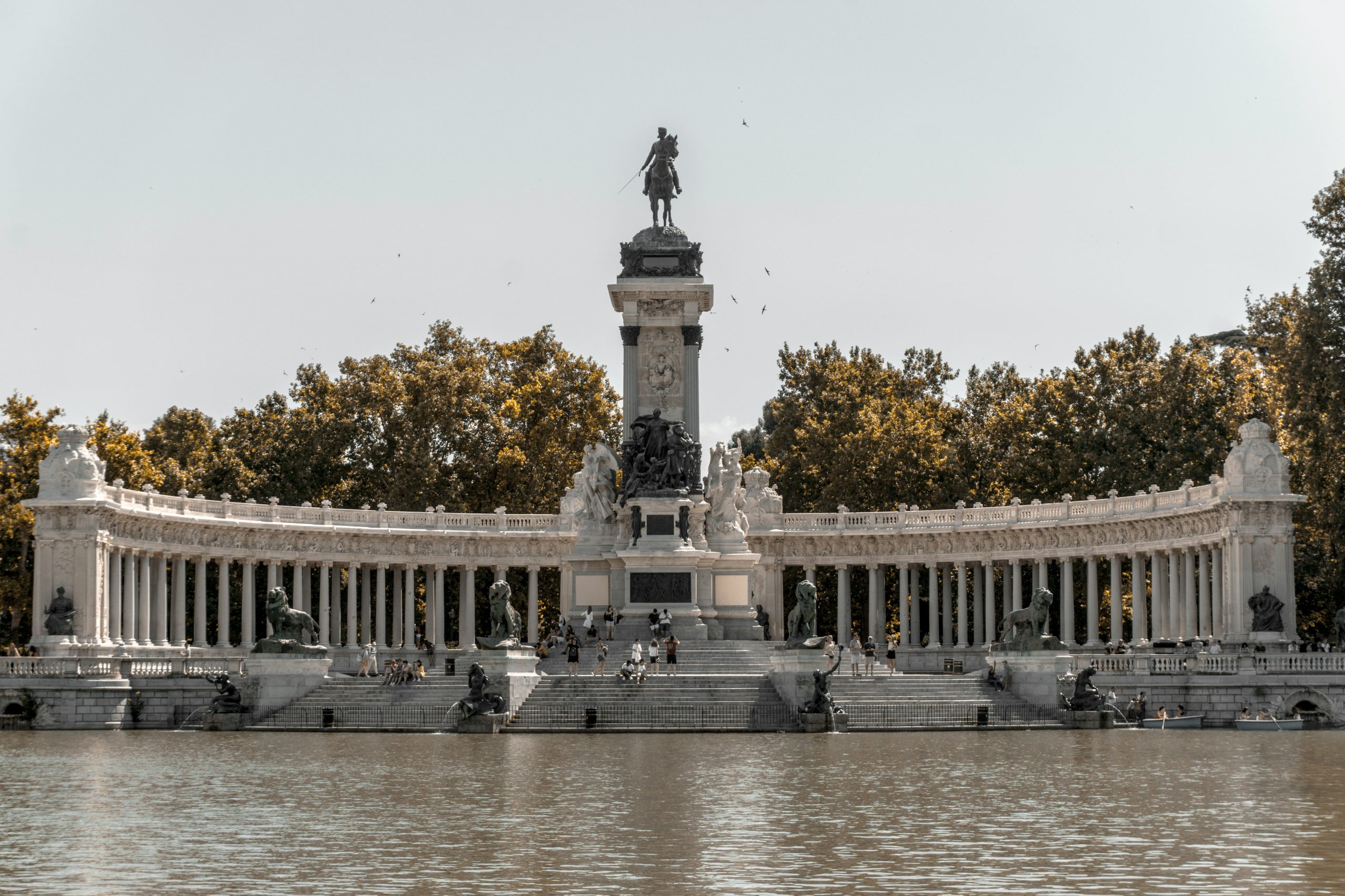 Madrid misterioso: los mejores recorridos para descubrir a pie - Un buen día en Madrid