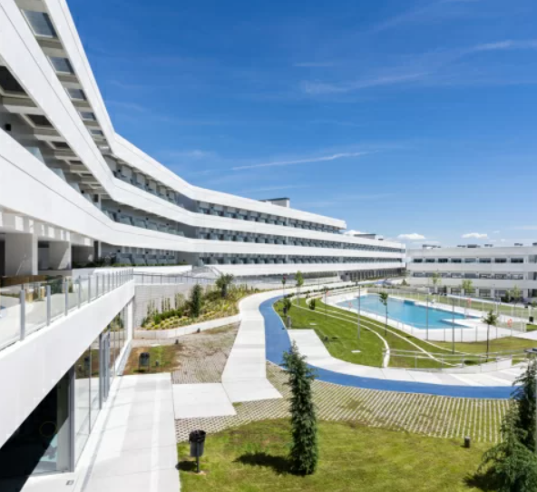 ¿Qué incluye una residencia de estudiantes en España y cómo elegir la más adecuada? La perspectiva del sector en Madrid 2 ¿Qué incluye una residencia de estudiantes en España y cómo elegir la más adecuada? La perspectiva del sector en Madrid - Un buen día en Madrid