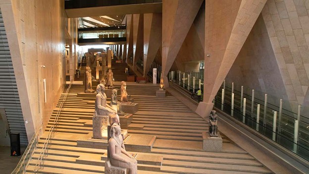 De Madrid Al Misterio Y Esplendor Del El Gran Museo Egipcio - Un buen día en Madrid