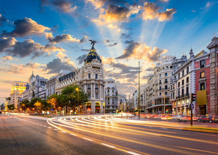 Madrid en 5 actos: vive la ciudad según cambia la luz 5 Madrid en 5 actos: vive la ciudad según cambia la luz - Un buen día en Madrid