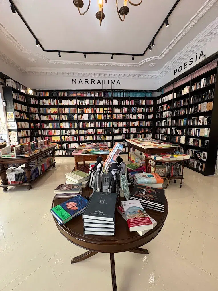 Las 10 mejores librerías de Madrid 14 Las 10 mejores librerías de Madrid - Un buen día en Madrid