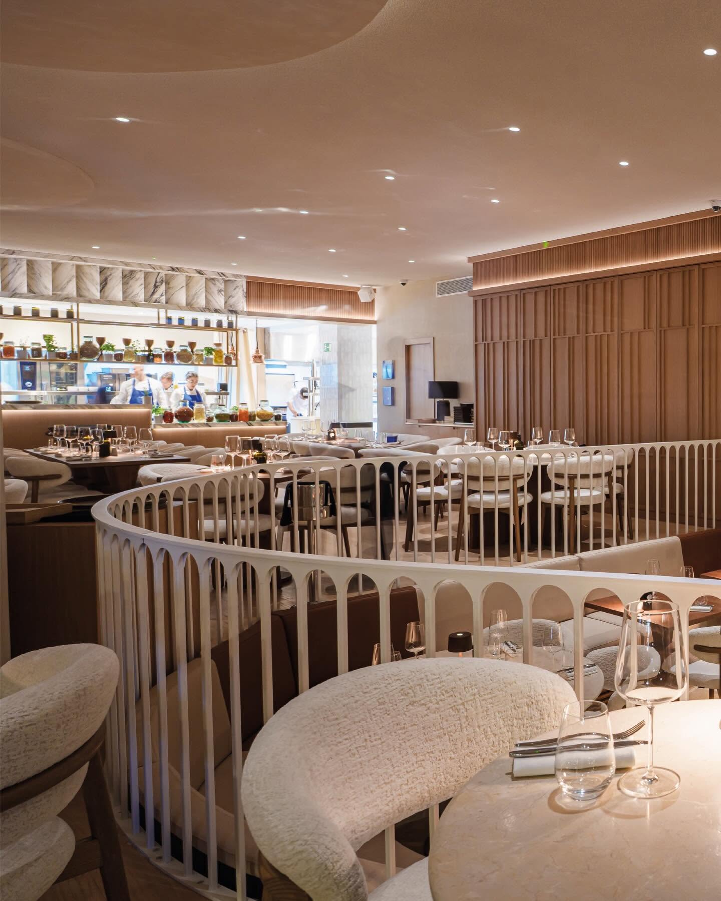 30 restaurantes románticos en Madrid en 2026 50 Salón del Restaurante Nota Blu