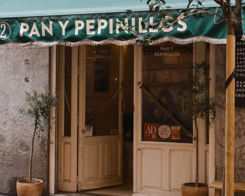 Pan y Pepinillos Café