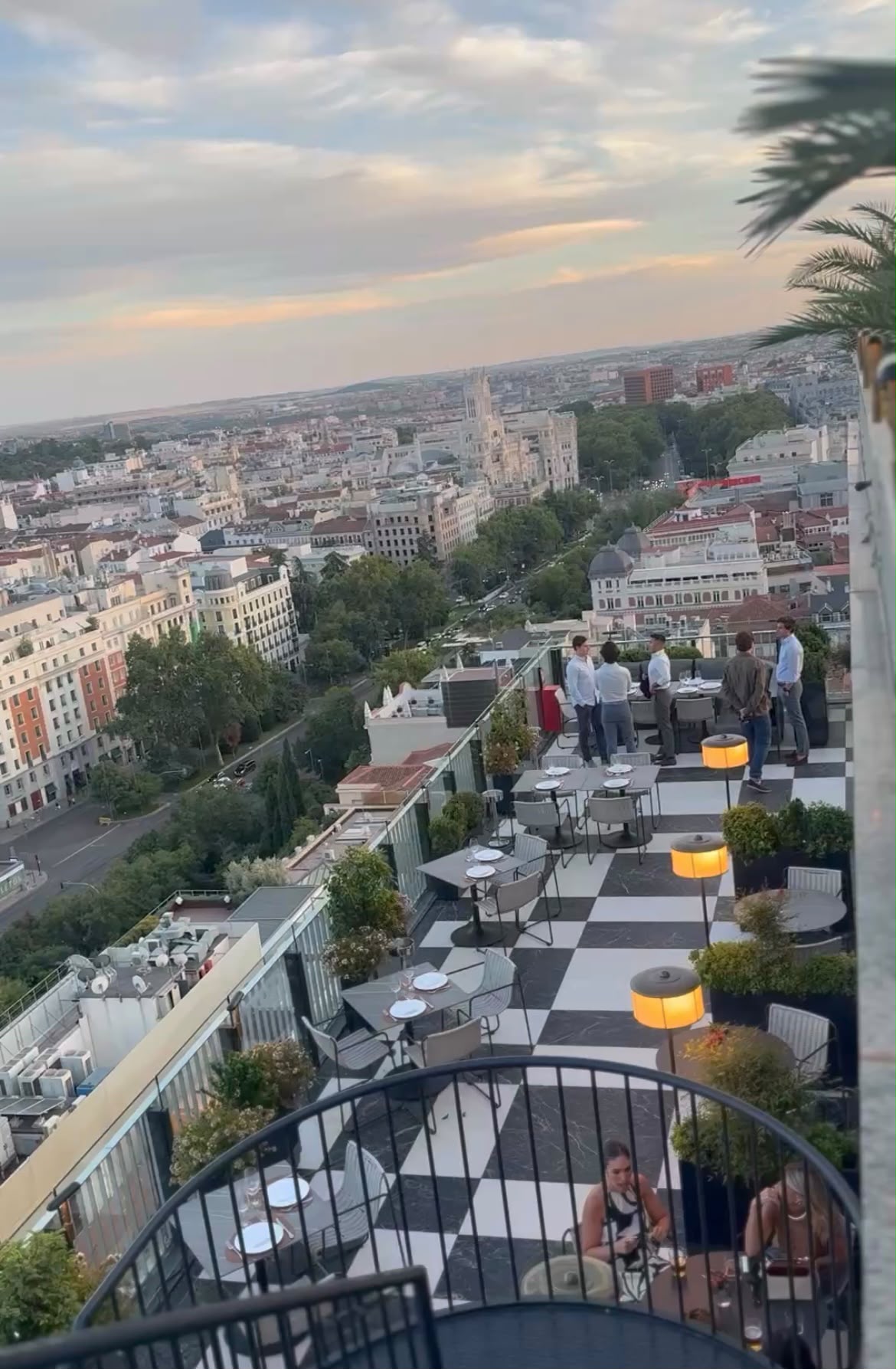 Fuera de Carta en The Club 12 Vistas a todo el Este de la ciudad, desde la terraza de The Club.