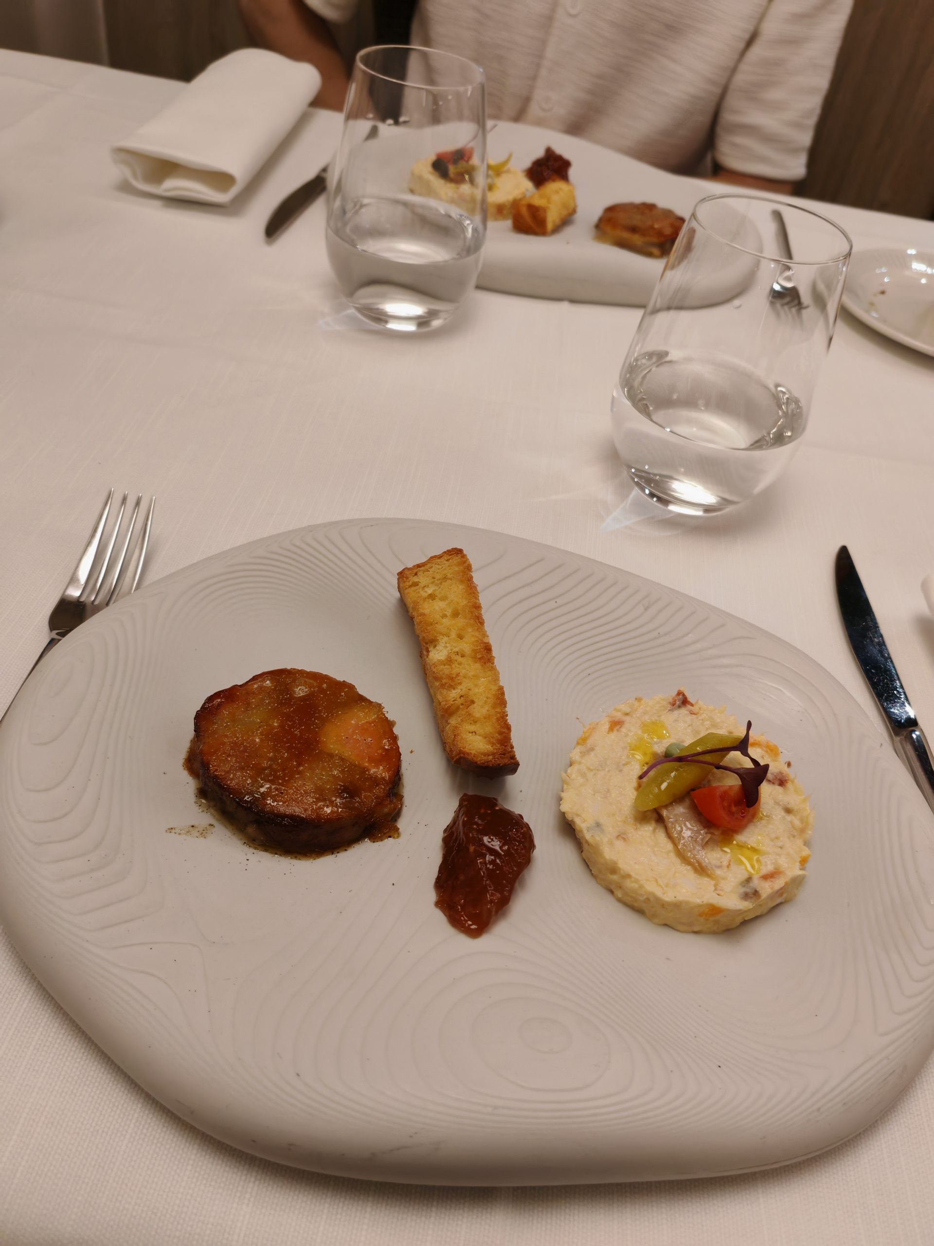 La Charca Restaurante: cocina a la brasa junto a Plaza de España 2 Entrante de foia