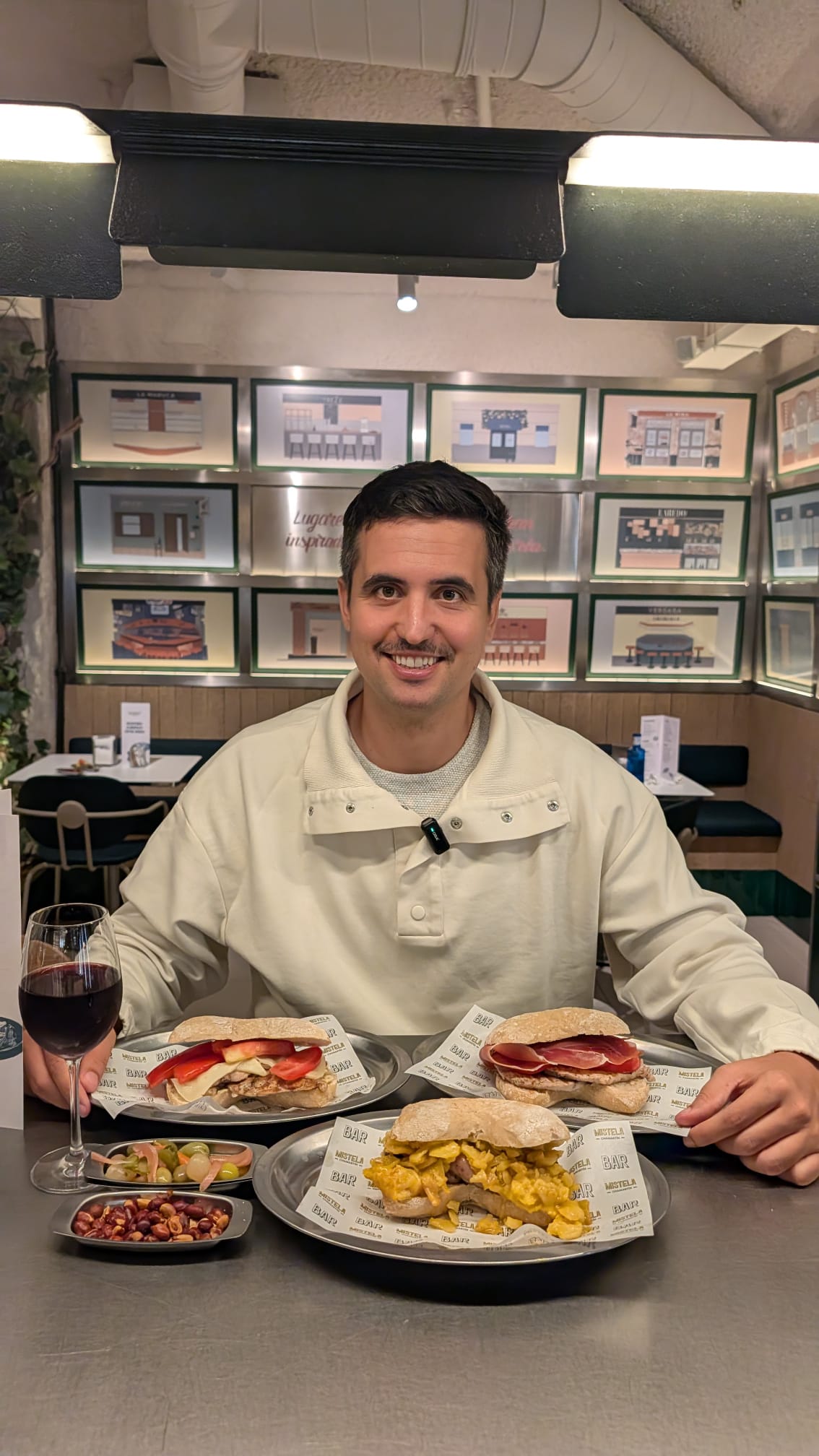 Bar Mistela Chamartín: el almuerzo valenciano llega a Madrid 9 Carlos de UBDEM almorzando en el Bar Mistela de Madrid