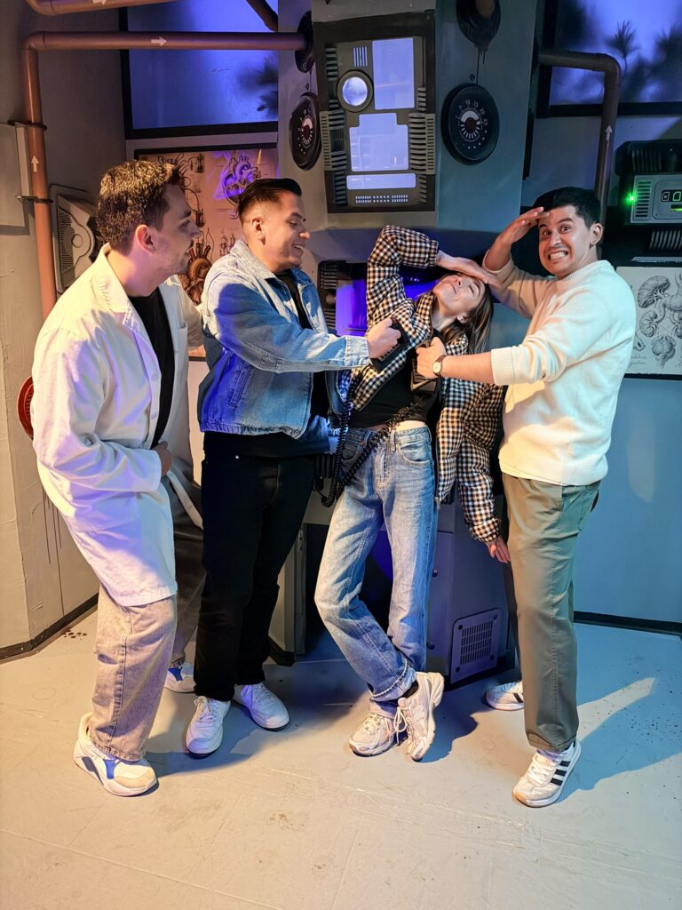 Experiencia de Escape Room, monster Frankenstein, grupos de 2 a 8 personas